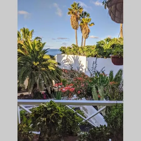 Modern & Spacious Isla, Puerto Del Carmen Apartment Tias
